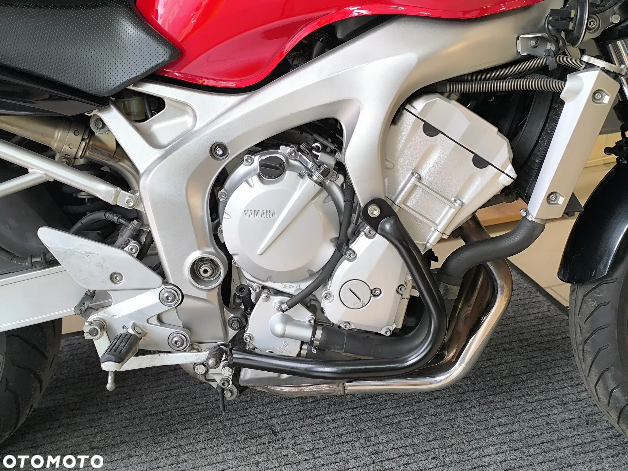 Yamaha FZ6 - 13