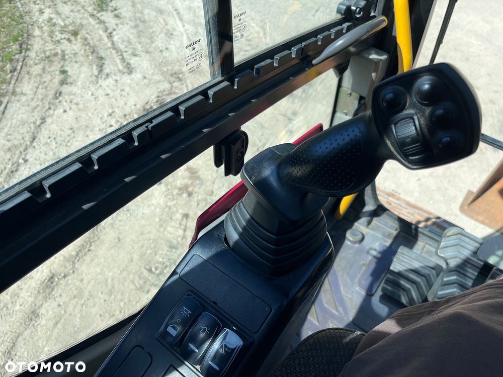 Volvo EC250EL - 34