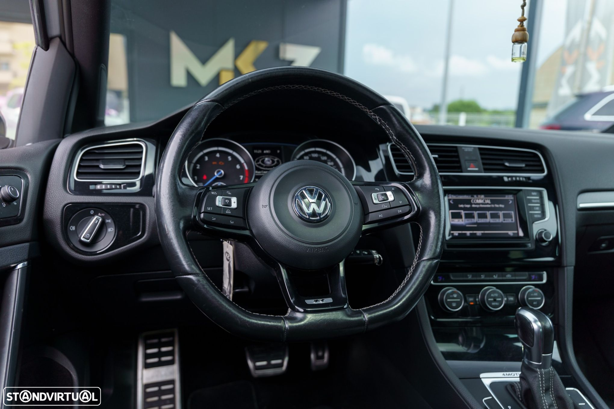 VW Golf 2.0 TSI R DSG - 23