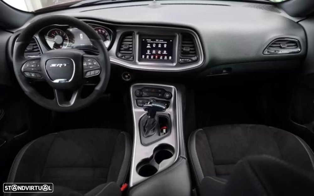 Dodge Challenger - 10