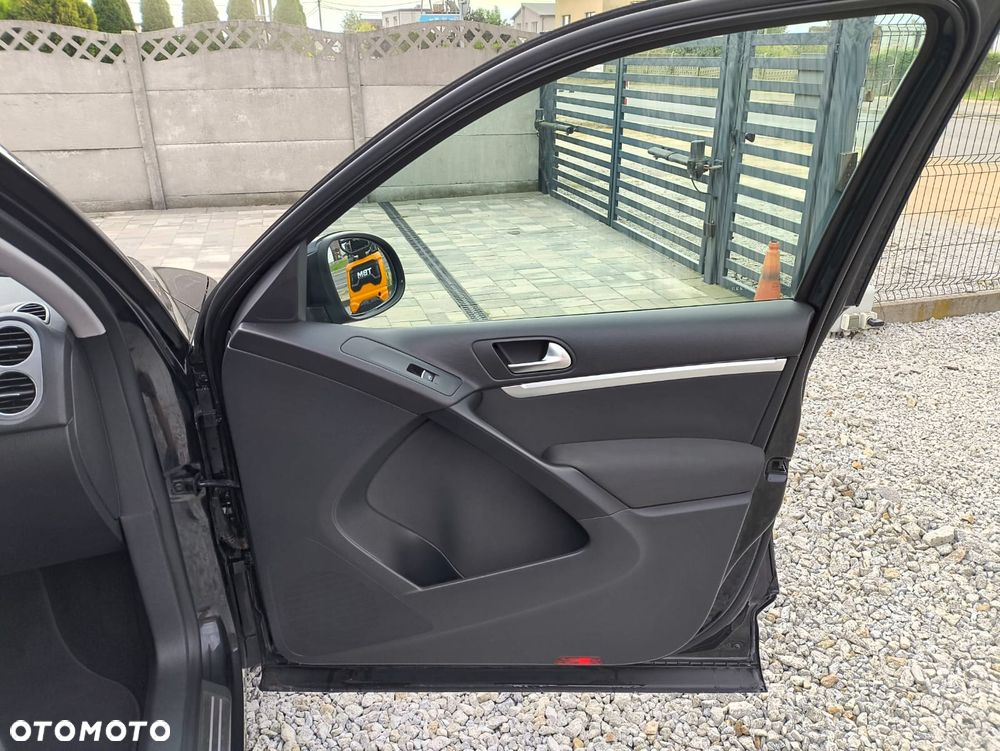 Volkswagen Tiguan - 15