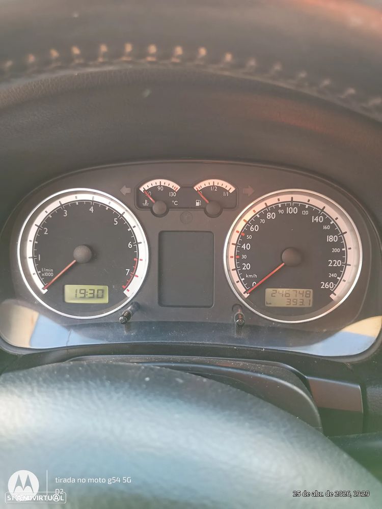 VW Bora 1.6 Highline - 6