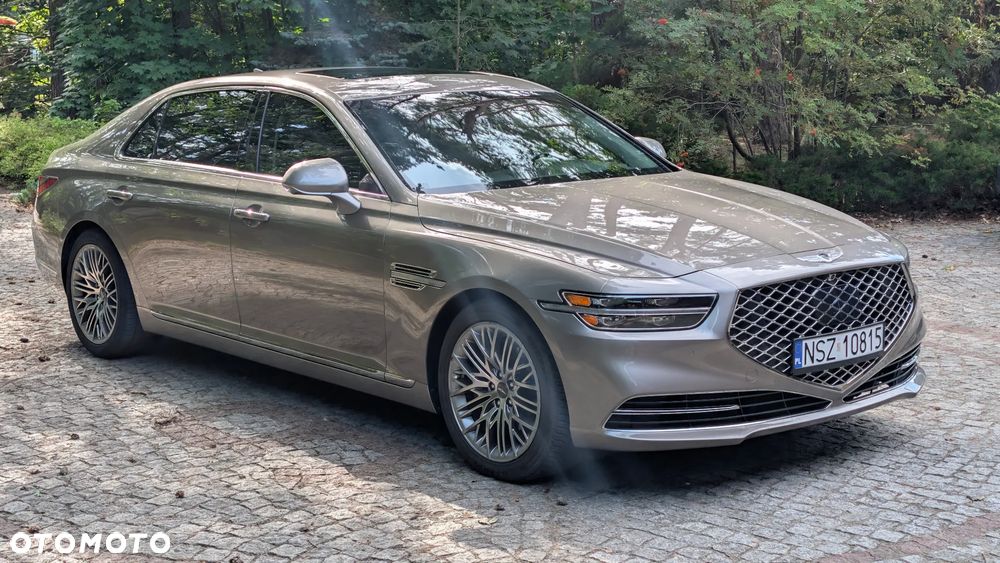 Genesis G90 - 11