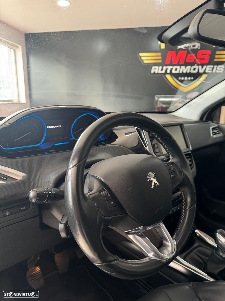 Peugeot 2008 PureTech 82 Allure - 12