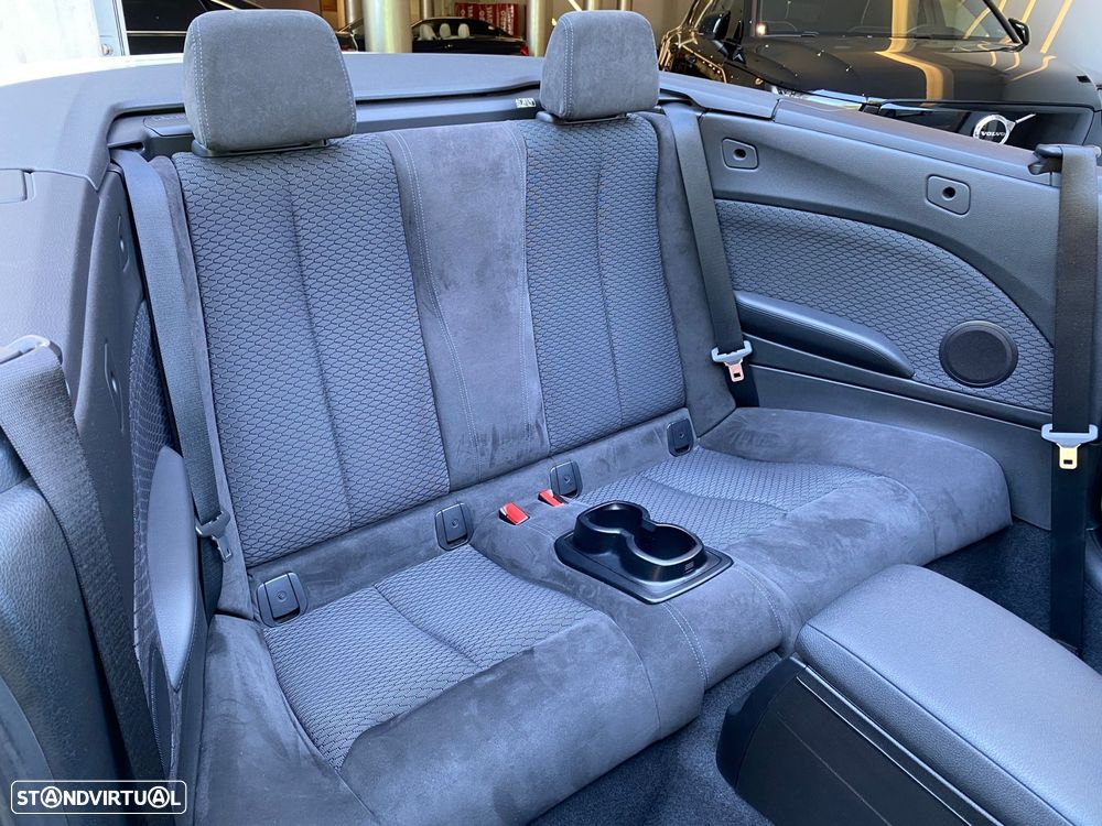BMW 220 d Cabrio Pack M - 17