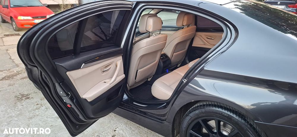 BMW Seria 5 530d xDrive AT - 10