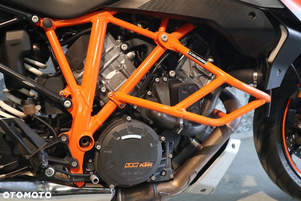 KTM Super Duke - 19