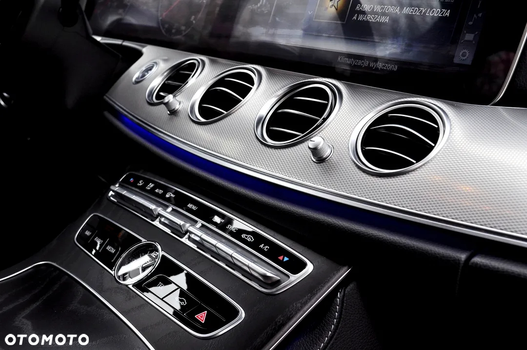 Mercedes-Benz Klasa E 200 T 9G-TRONIC AMG Line - 31