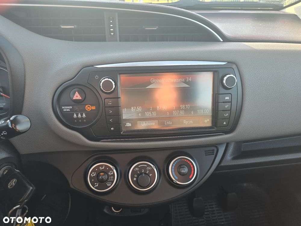 Toyota Yaris 1.0 Premium - 26