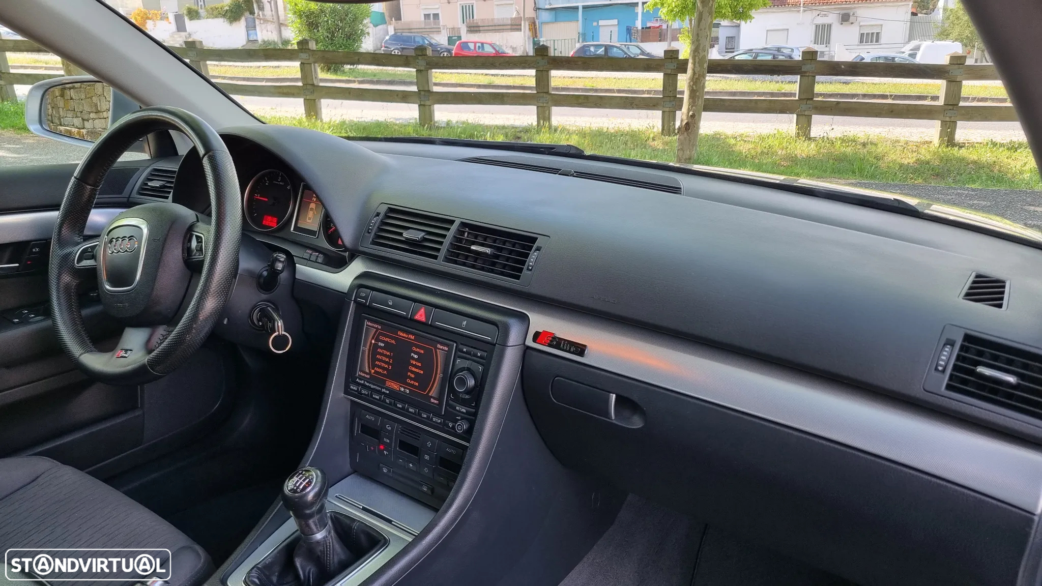Audi A4 2.0 TDI S-line - 23