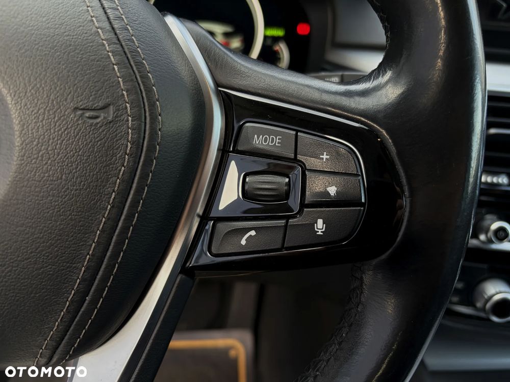 BMW Seria 5 520d - 25