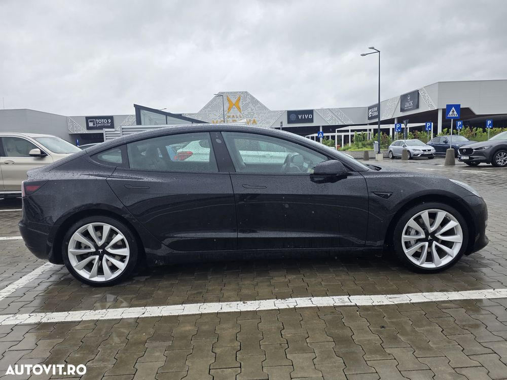 Tesla Model 3 - 12
