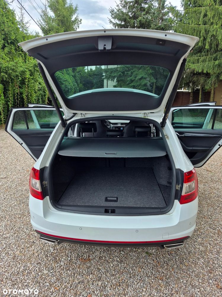 Skoda Octavia 2.0 TDI DSG RS - 22