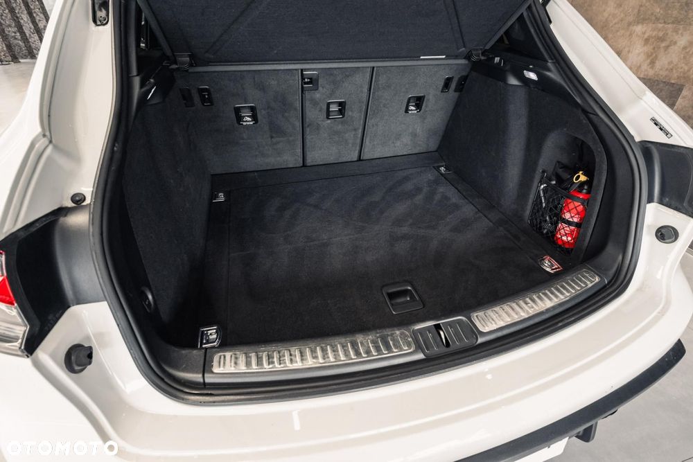 Porsche Macan Standard - 36