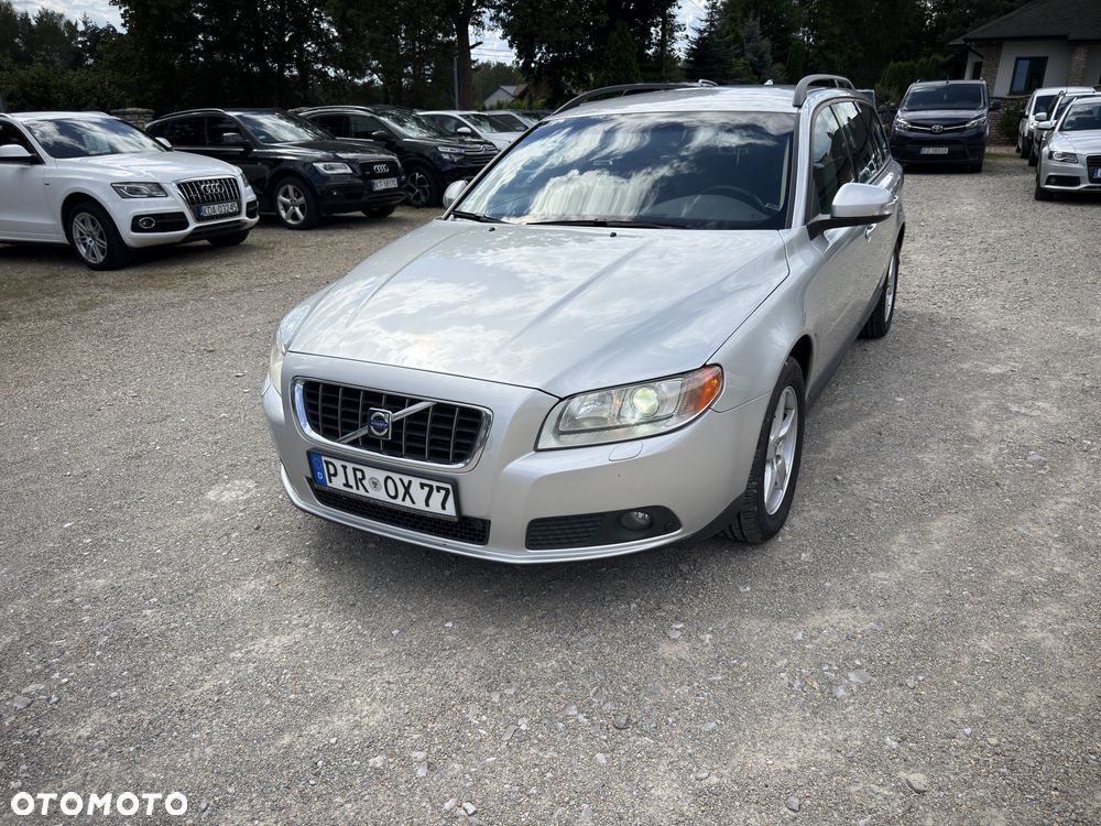 Volvo V70 D5 AWD Summum - 4