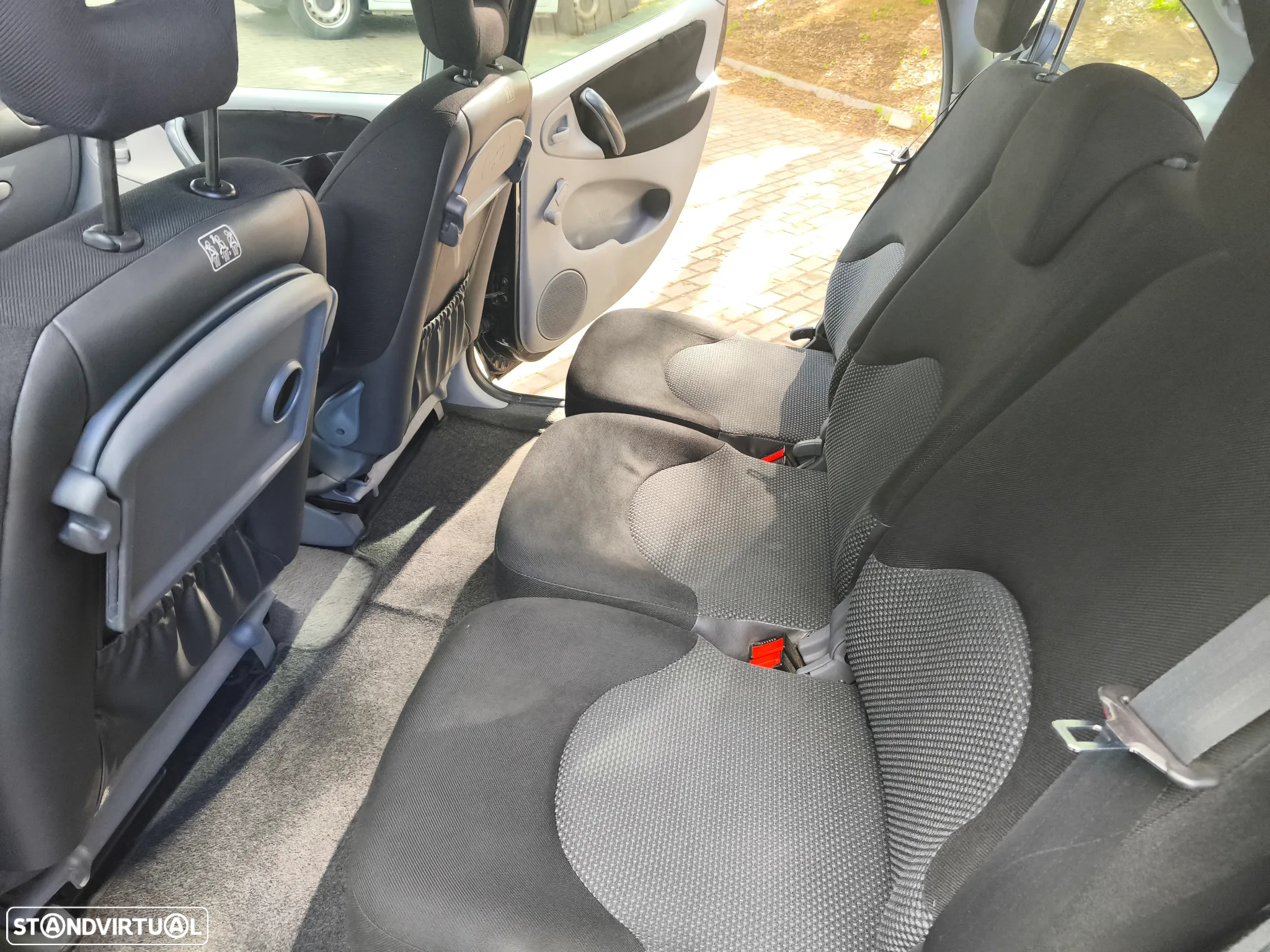 Citroën Xsara Picasso 1.6 HDi SX - 17