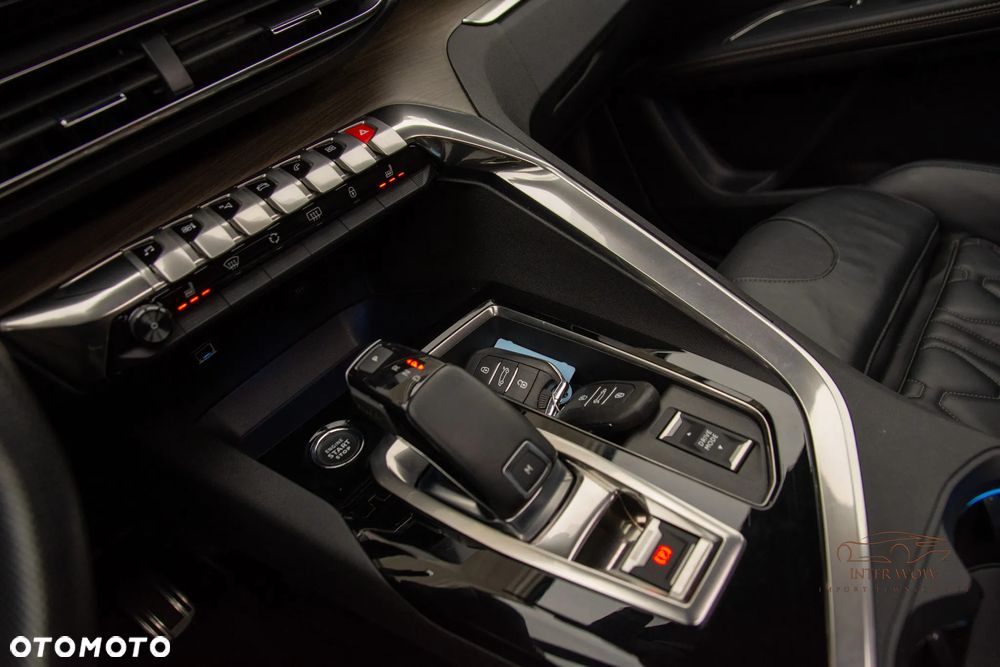 Peugeot 5008 1.6 PureTech GT Pack S&S EAT8 - 17