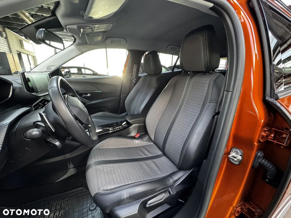 Peugeot 2008 PureTech 130 Allure S&S EAT8 - 10