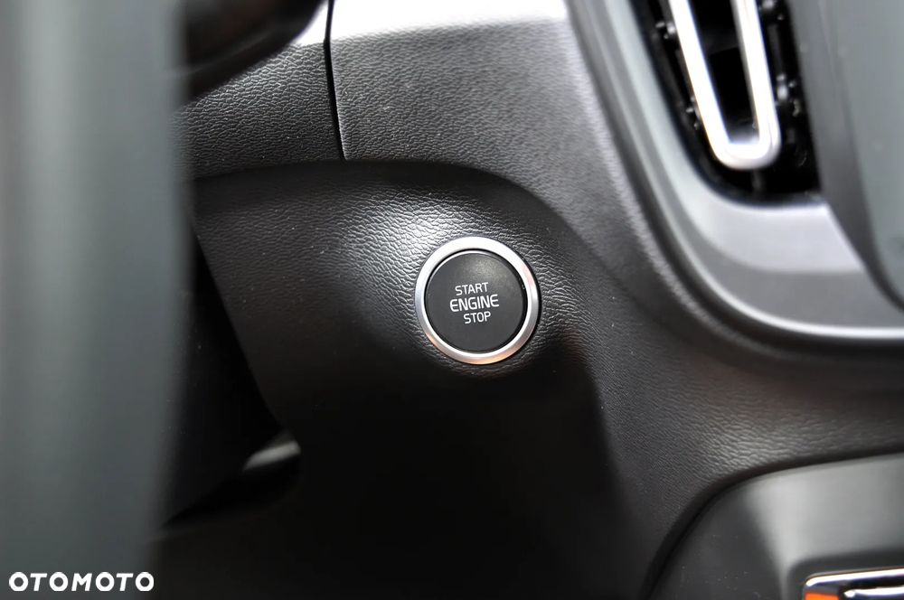 Volvo XC 40 T2 Momentum Pro - 26