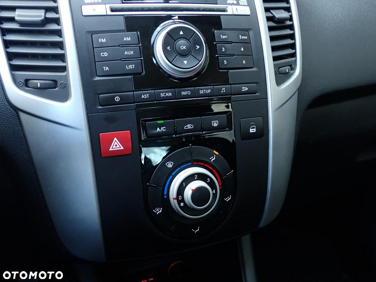 Kia Venga - 21