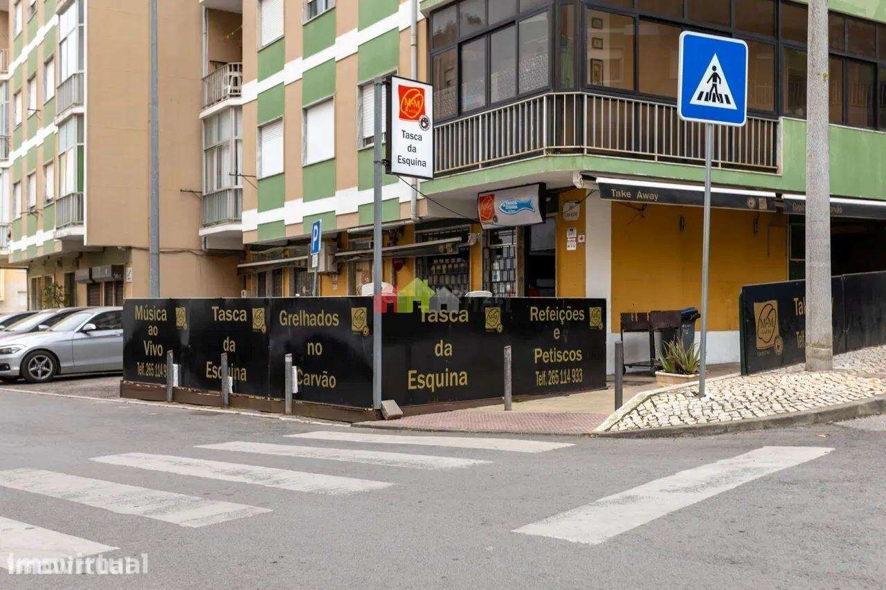 Trespasse de Restaurante Pronto a Funcionar | Com Esplanada e Grande V - Grande imagem: 3/25