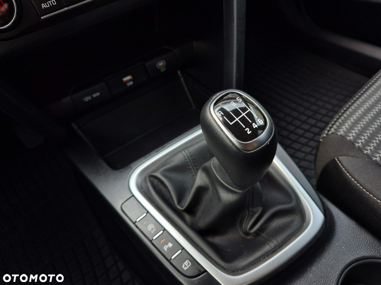 Kia Ceed - 27