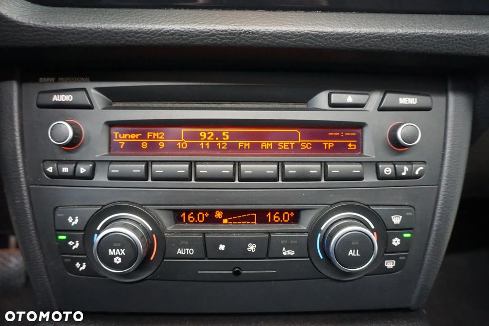 BMW X1 sDrive18d - 32