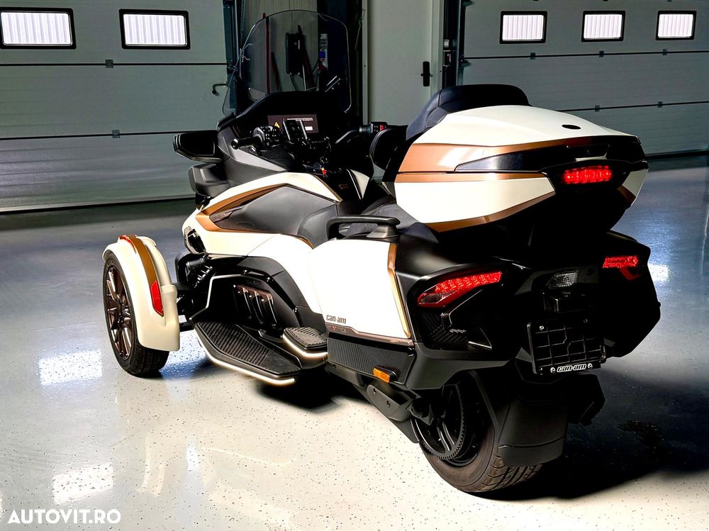 Can-Am Spyder - 4