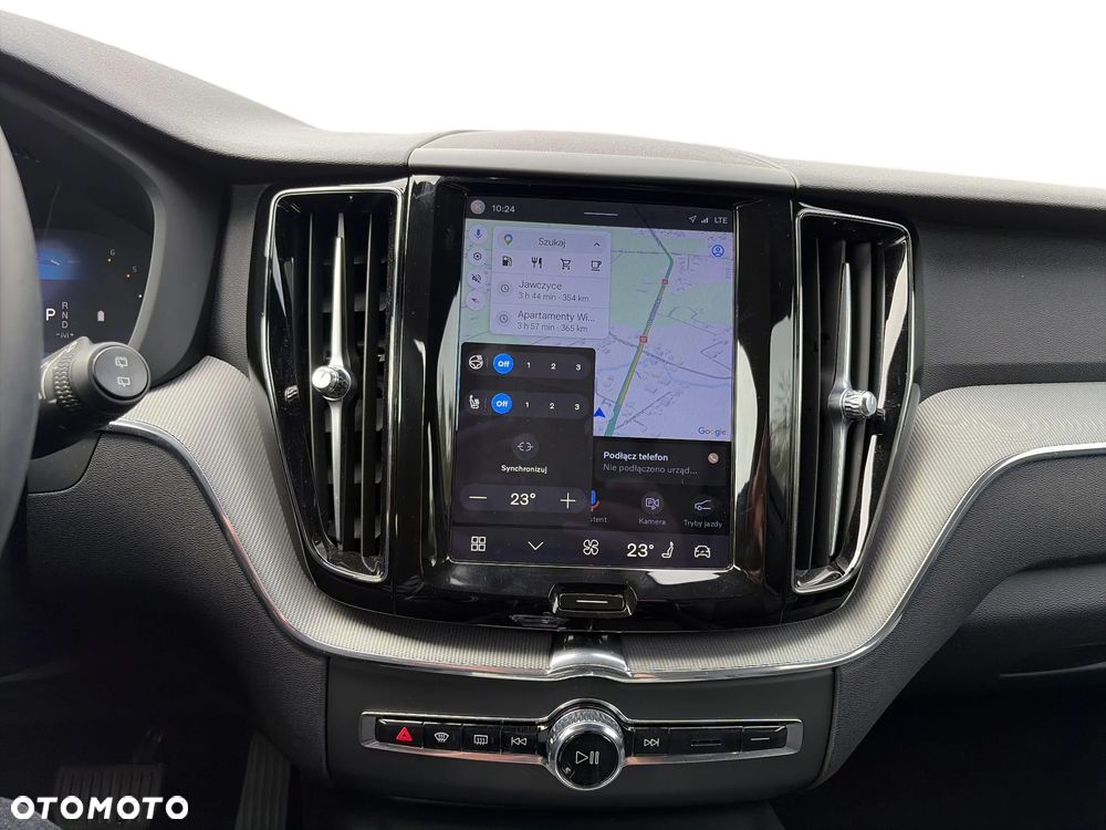 Volvo XC 60 B4 D AWD Plus Dark - 23