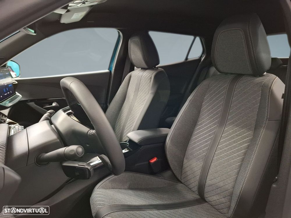Peugeot 2008 1.2 PureTech Allure - 11