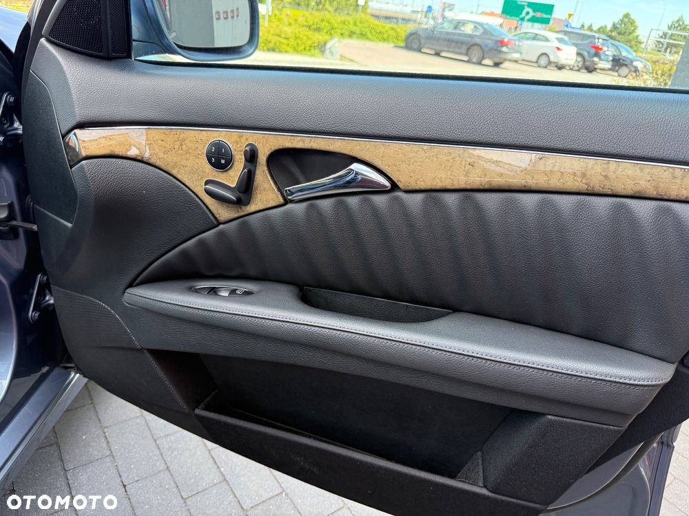 Mercedes-Benz Klasa E 320 CDI T Avantgarde - 19