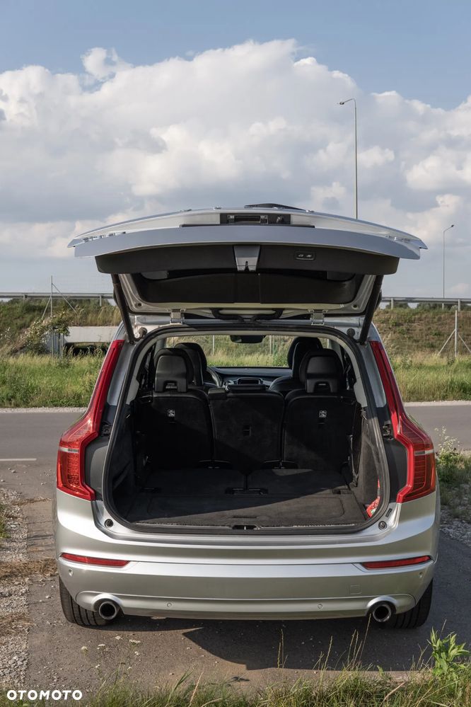 Volvo XC 90 T5 AWD Geartronic Momentum - 17