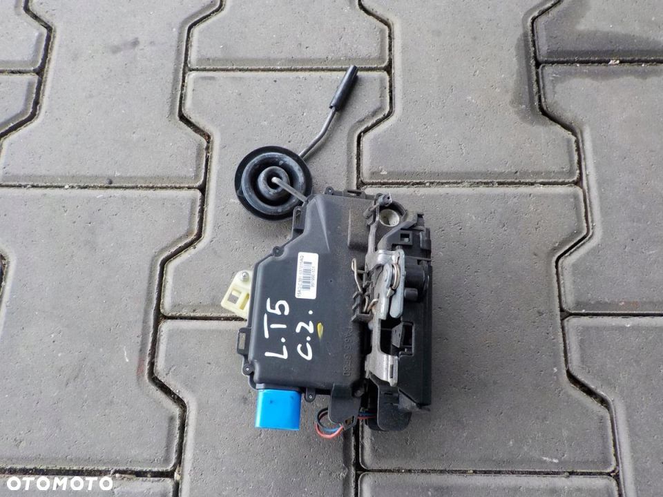 VW T5 ZAMEK LEWY DRZWI LEWYCH PRZÓD CENTRALNY - 2