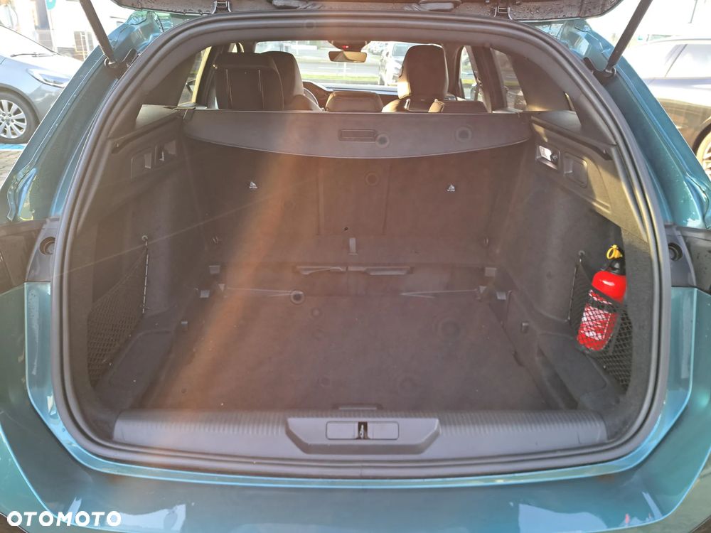 Peugeot 308 1.2 mHEV GT S&S e-DCS6 - 10