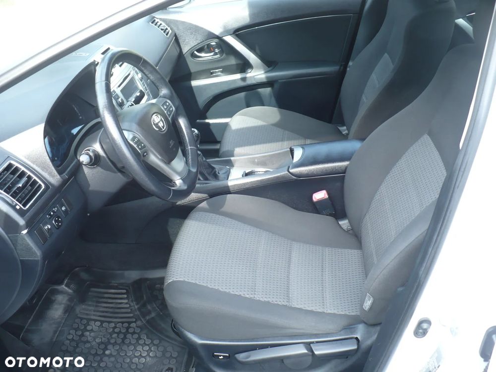 Toyota Avensis 1.6 Edition - 13