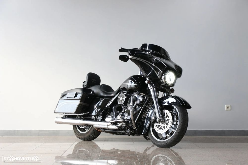 Harley-Davidson Street Glide - 1
