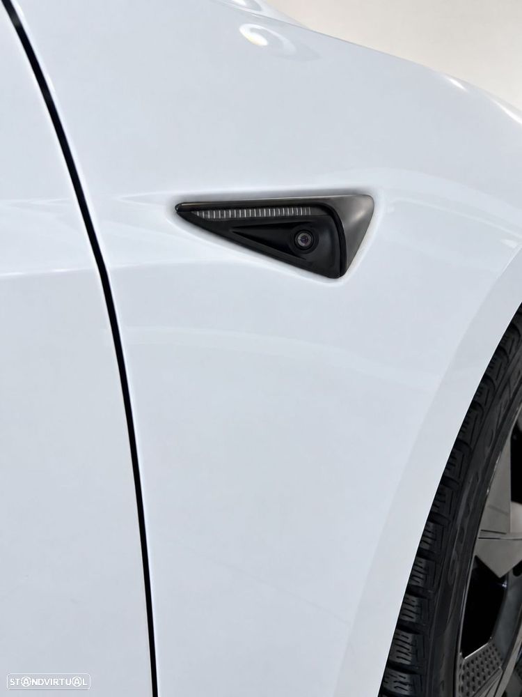 Tesla Model 3 - 12