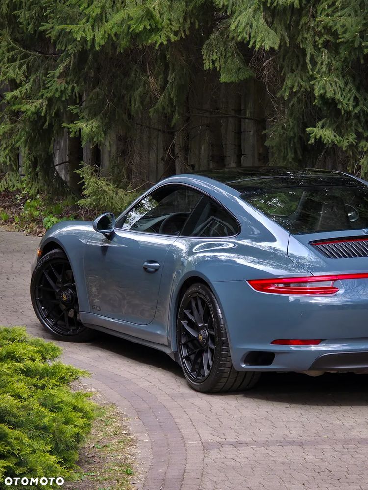 Porsche 911 Carrera 4 GTS PDK - 7