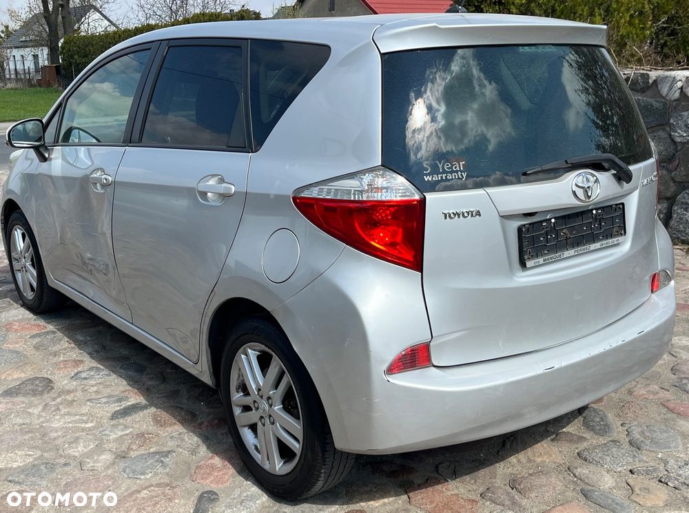 Toyota Verso S 1.4 D-4D Club - 12