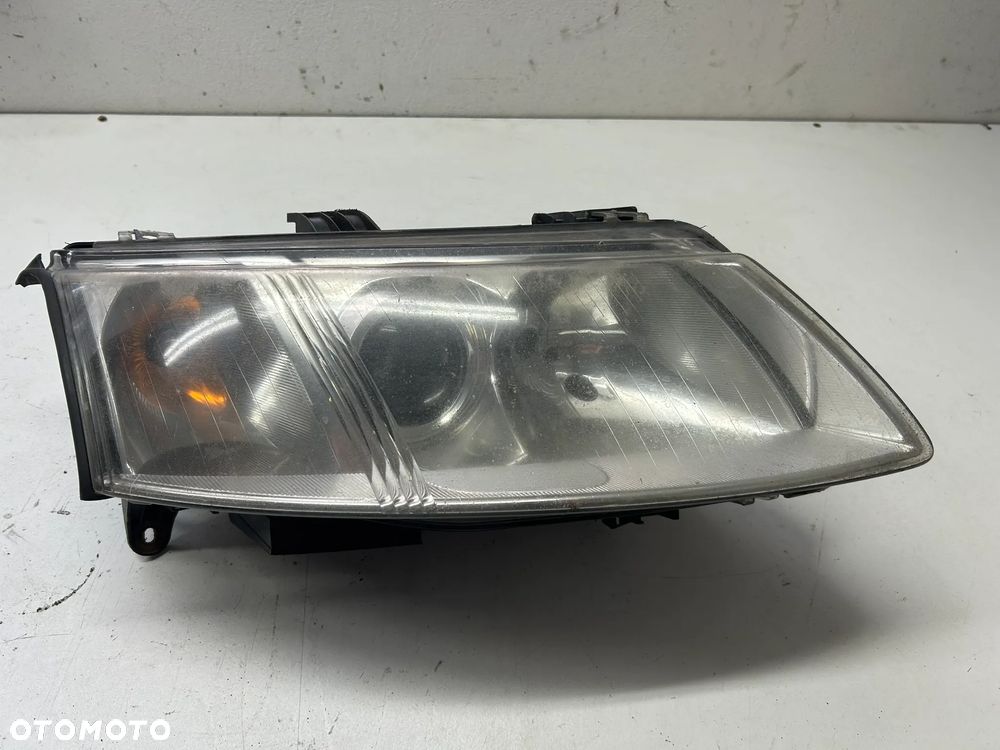 Saab 93 9-3 Lampa prawa przednią reflektor xenon prawy 2003-2007 Europa