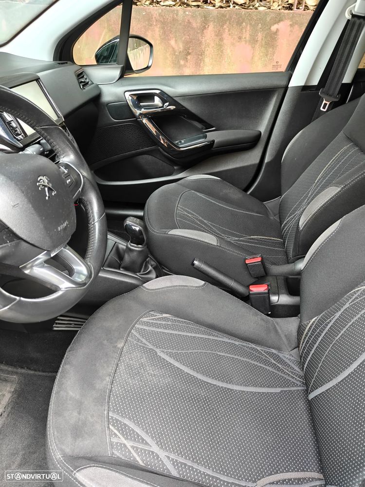Peugeot 208 1.4 HDi - 6