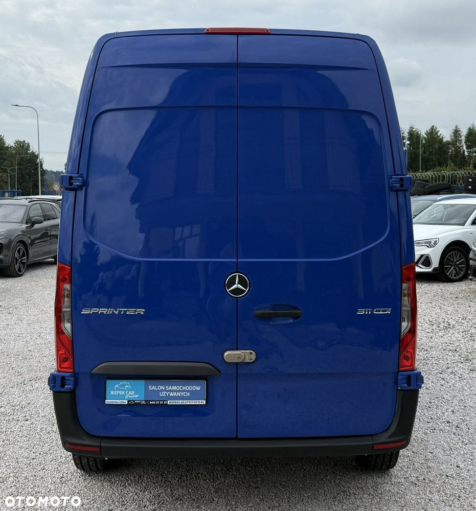 Mercedes-Benz Sprinter - 5