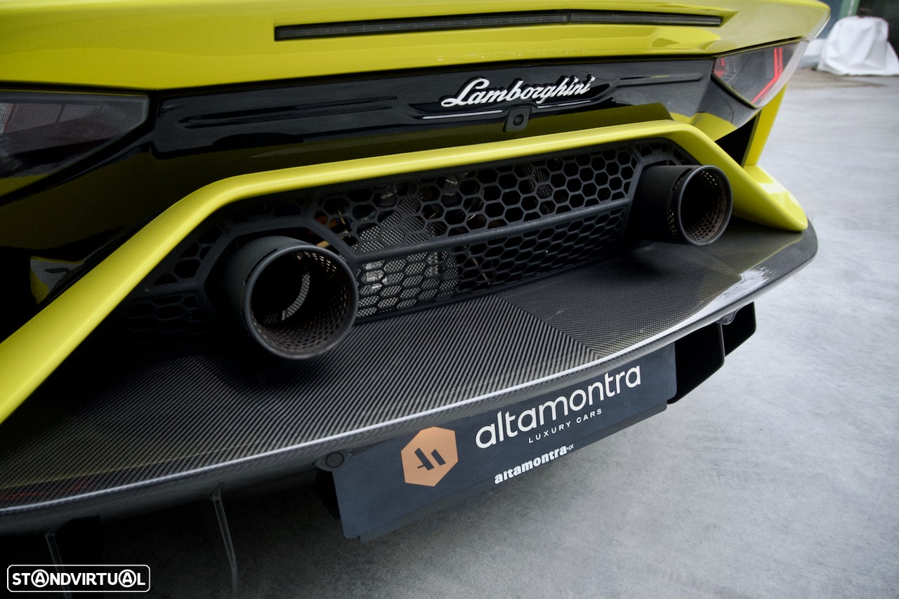 Lamborghini Aventador SVJ - 11