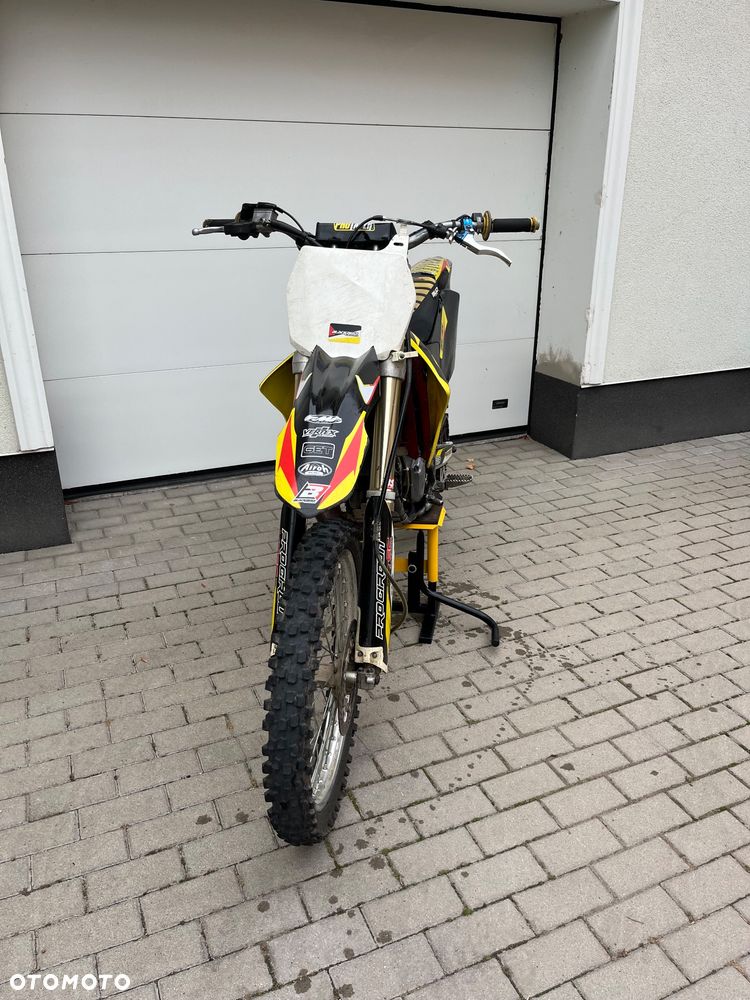 Suzuki RM - 1