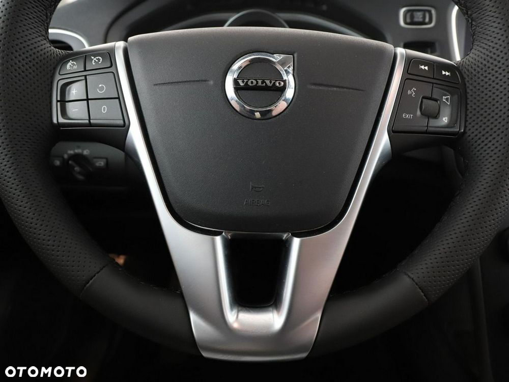 Volvo V40 T2 Momentum - 22