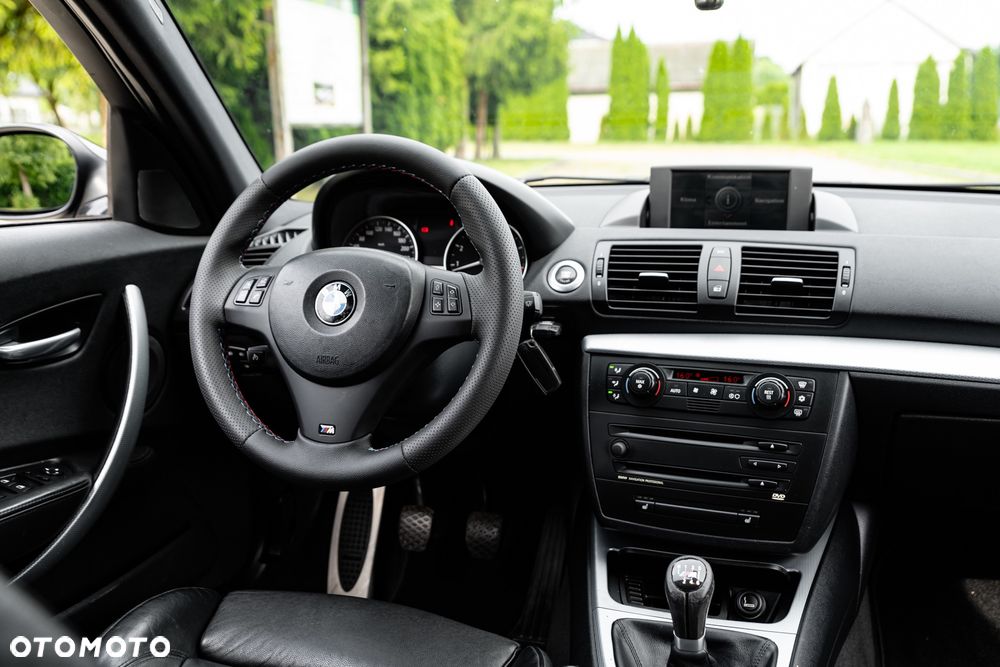 BMW Seria 1 130i - 25