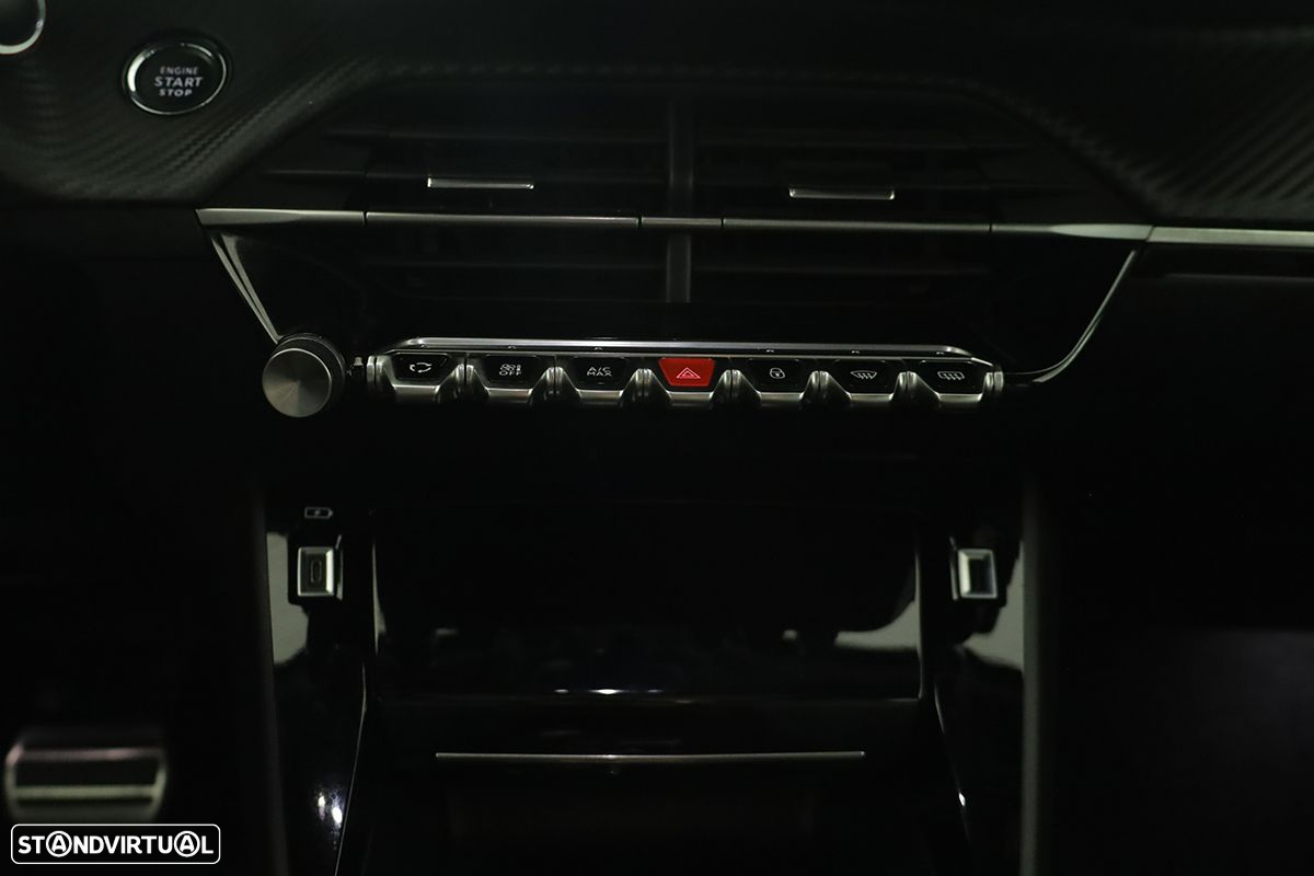 Peugeot e-2008 50 kWh GT - 14