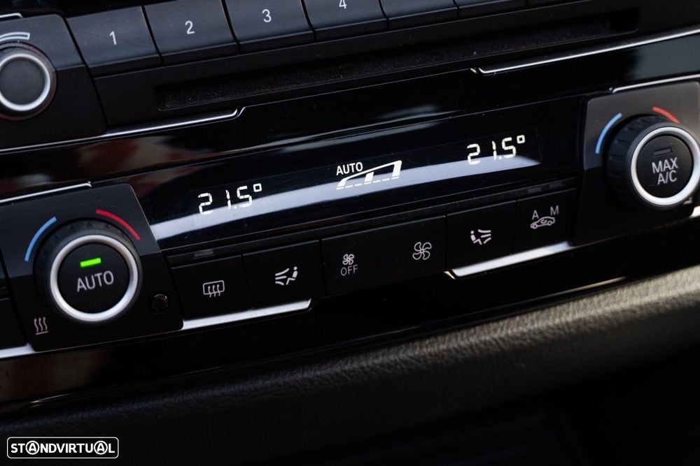 BMW 330 e iPerformance Pack M - 22