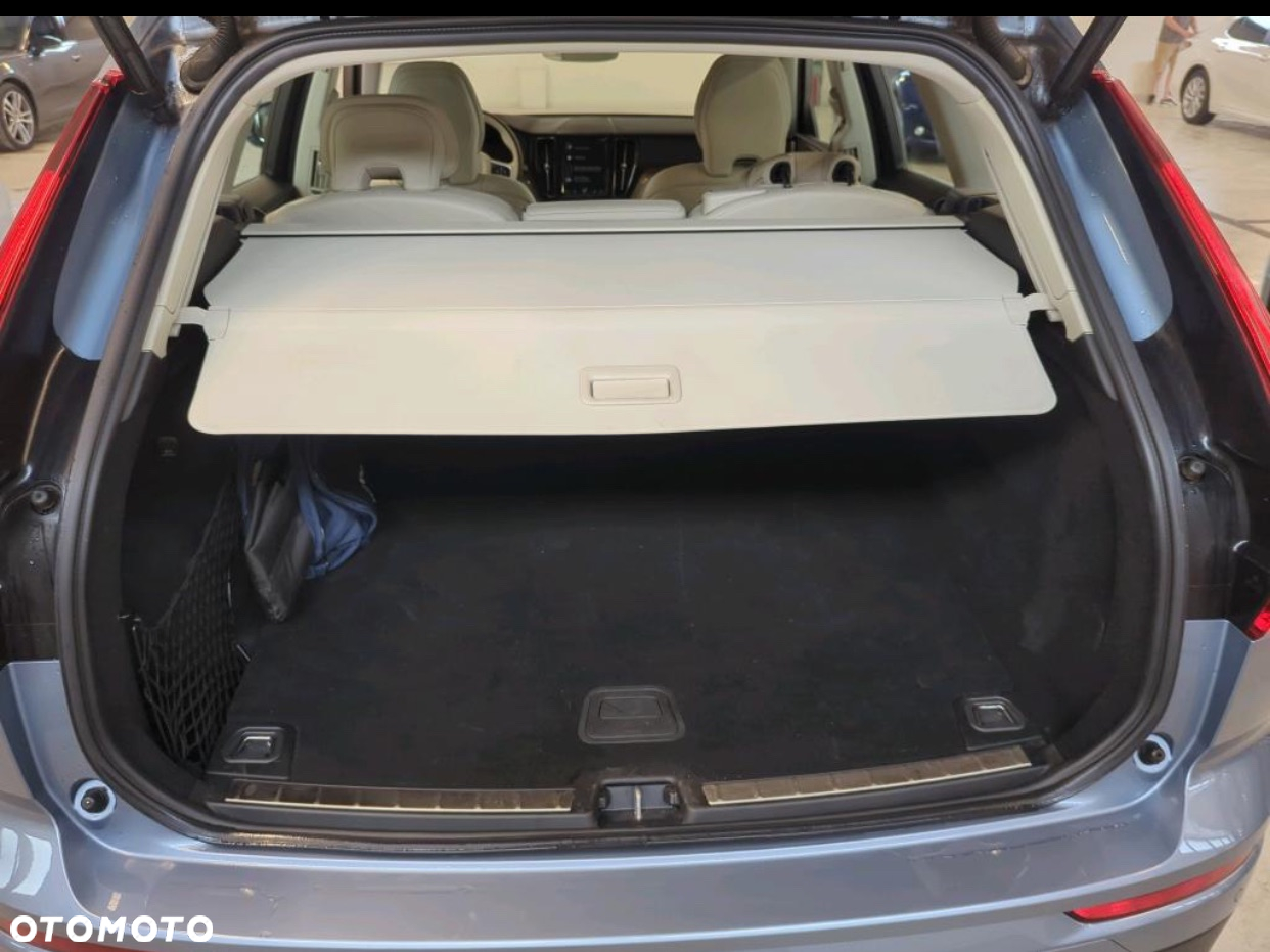Volvo XC 60 D4 Momentum Pro - 10
