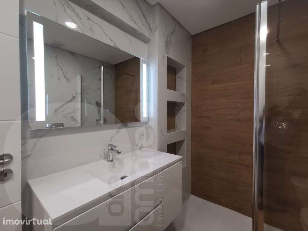 Apartamento T3 totalmente remodelado no centro Laranjeiro - Grande imagem: 5/9